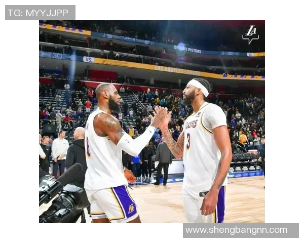 2014年7月30日火箭队与湖人队精彩对决回顾与赛后分析